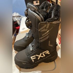 FXR helium boa snowmobile boots